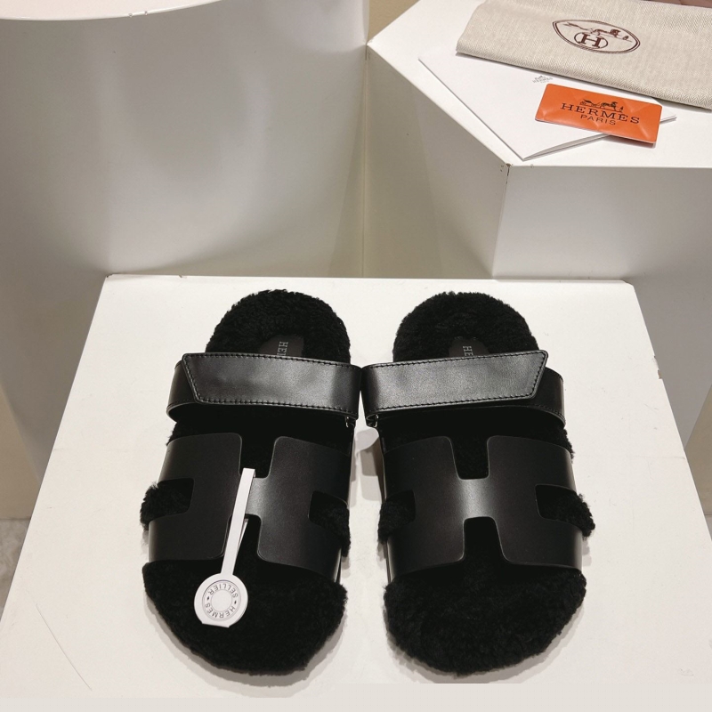 H**mes slippers